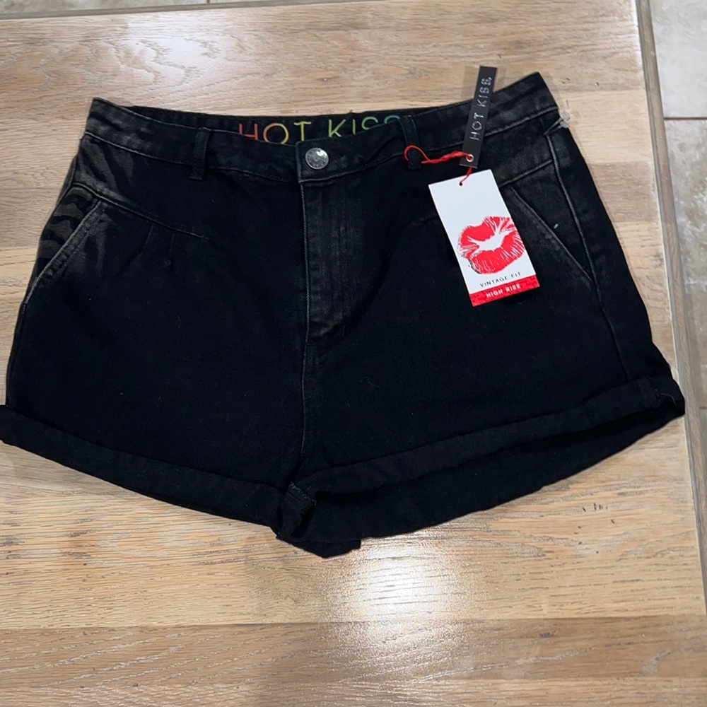 HOT KiSS Acid Wash High Rise Vintage Fit Jeans Shorts color Black